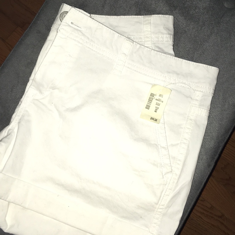 NWT WHITE AEROPOSTALE SHORTS